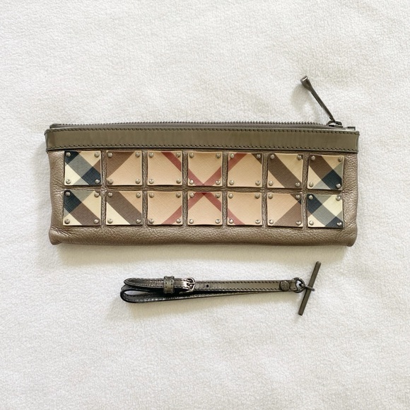 BURBERRY Metallic Leather Clutch - Picture 1 of 10